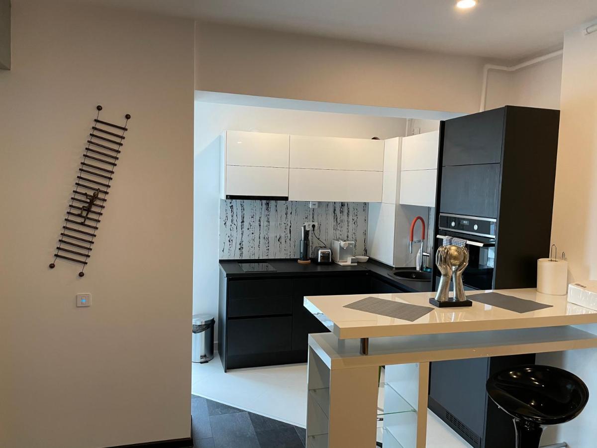 Fancy Westpark 2 Residence Lakeview W7 Bukarest Exterior foto